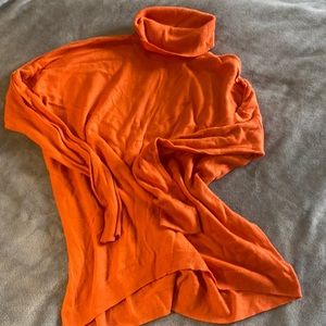 Lightweight turtleneck sweater